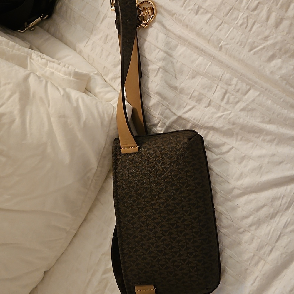 MK Belt Bag - Picture 3 of 5